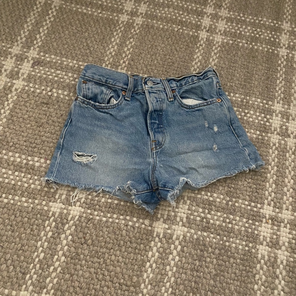 VINTAGE LEVI SHORTS!!!